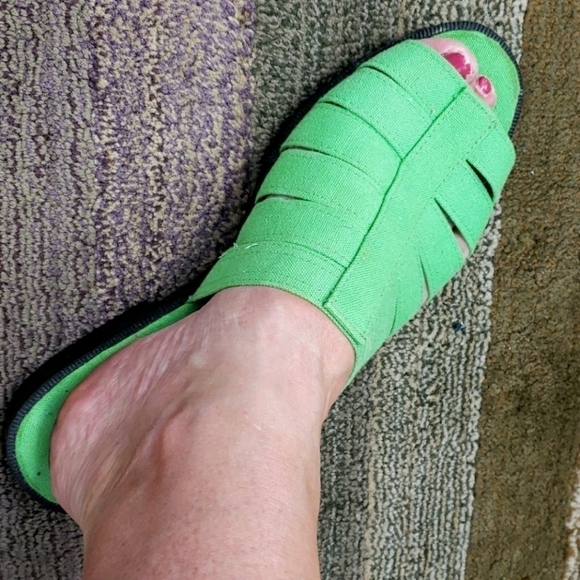 CLUB Marina Green Canvas Slip On Sandals 7.5 VGUC - Picture 10 of 12